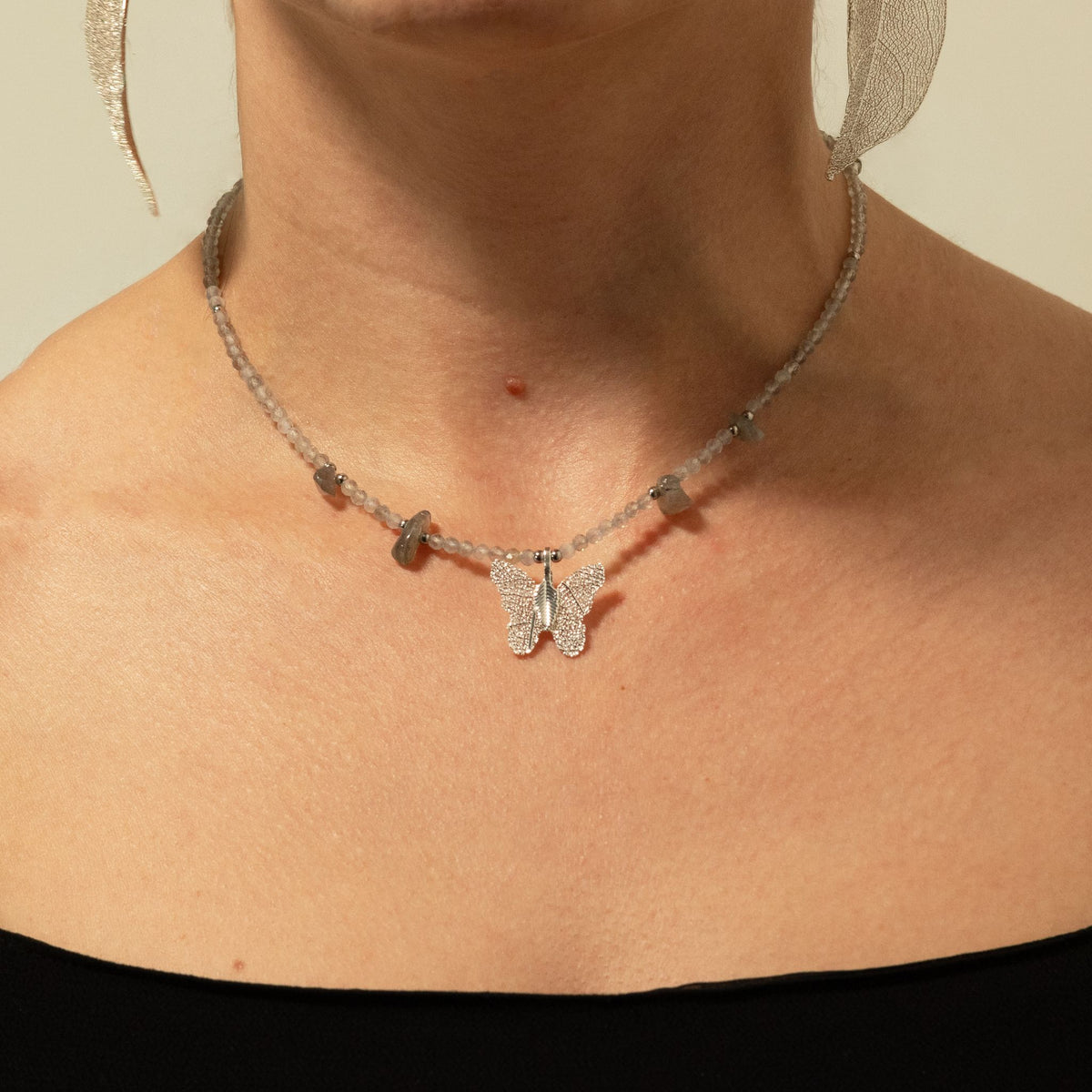 Collana minerale Nymph con farfalla – labradorite