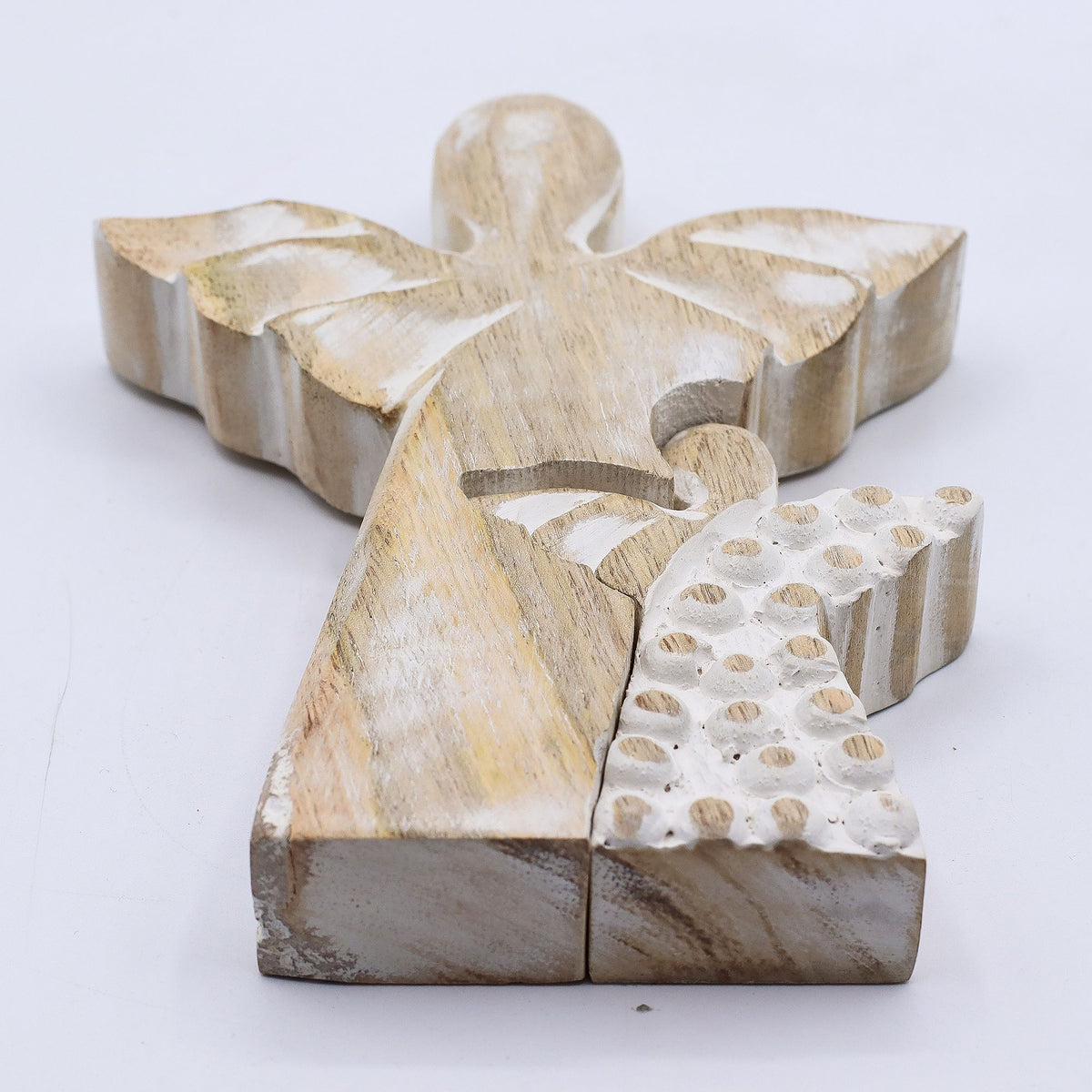 Angelo in legno di mango - sbiancato - 15 cm