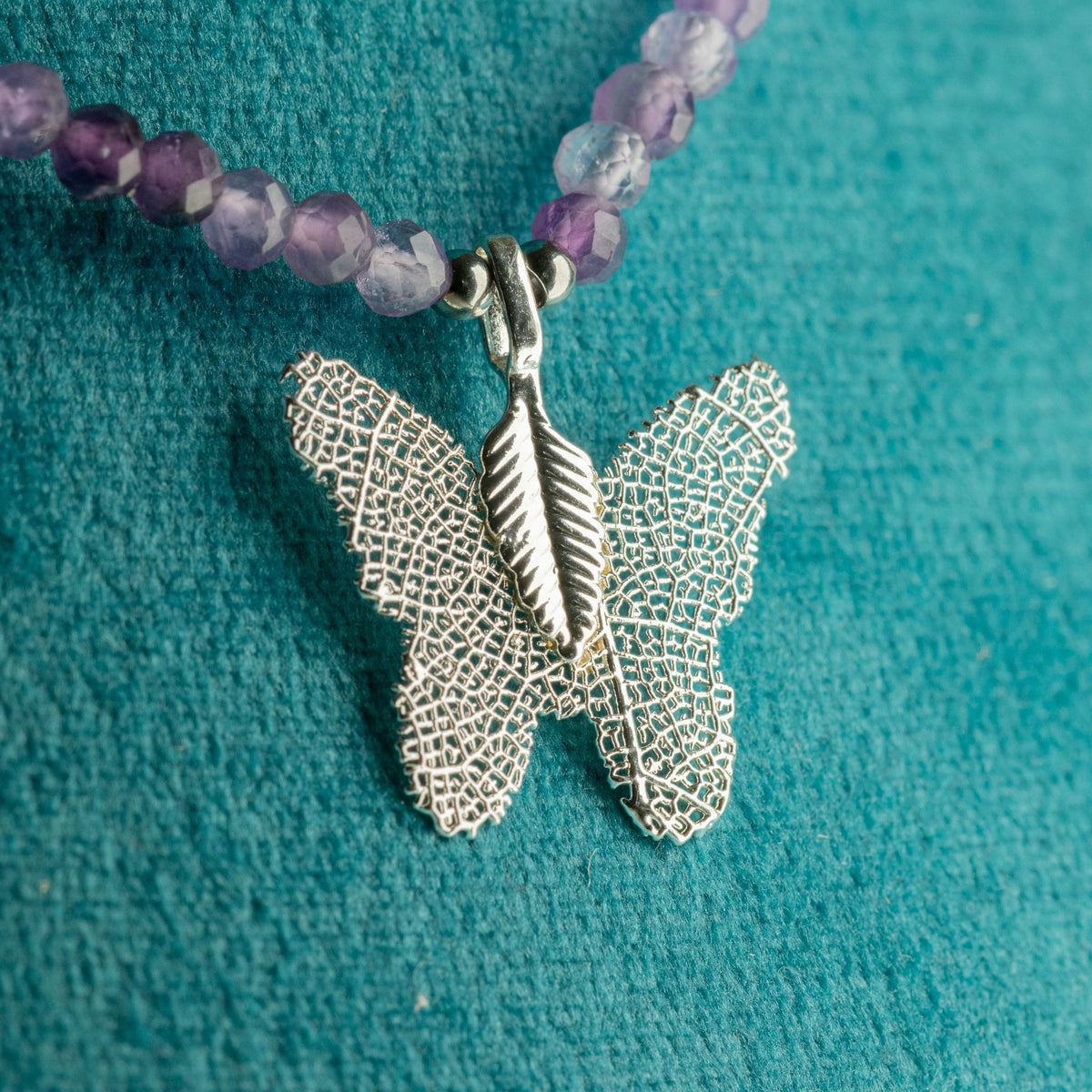 Collana minerale Nymph con farfalla – ametista