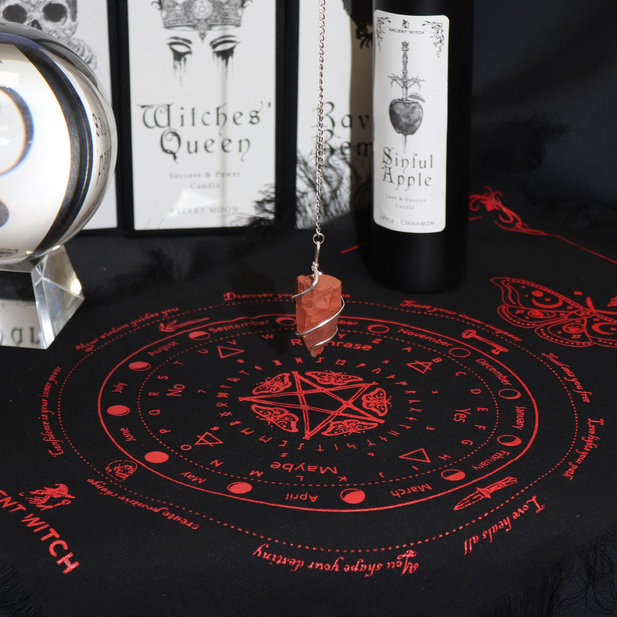 Tappetino per pendolo Ancient Witch – Falena · nero e rosso